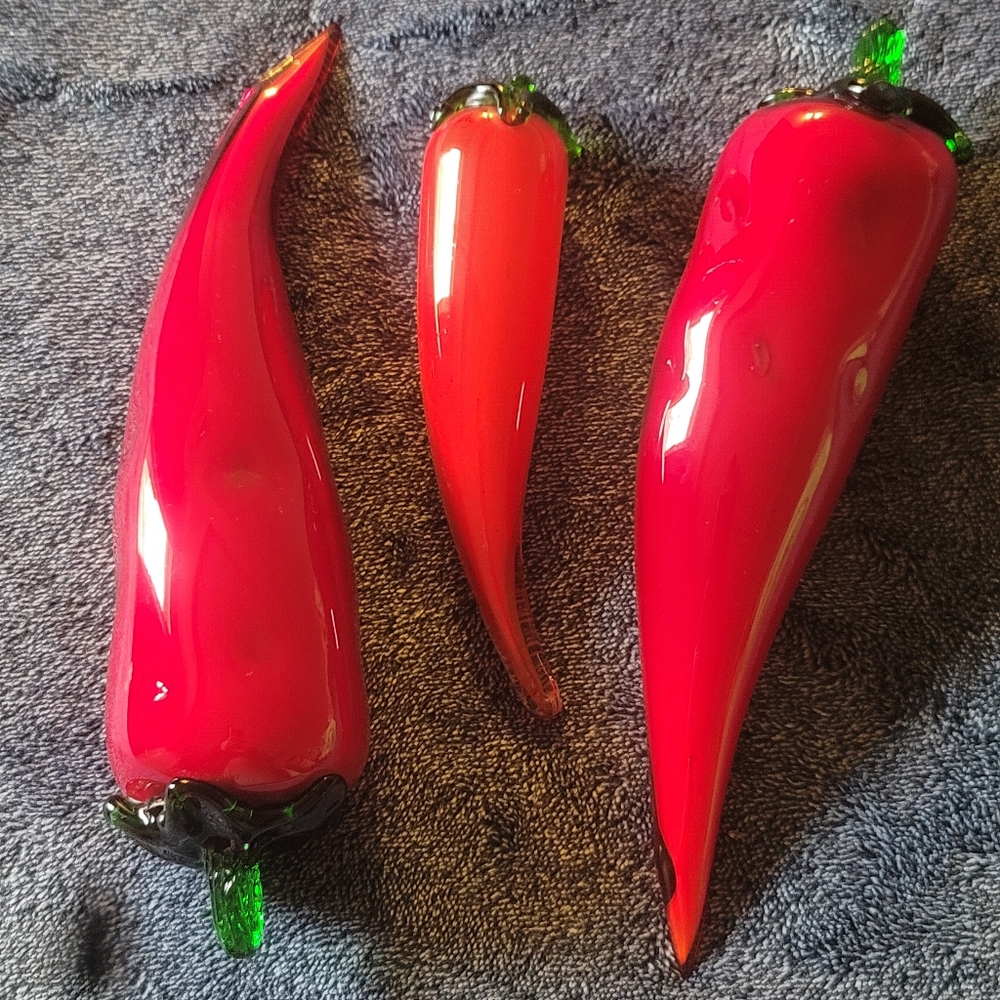 VTG- glass chilli peppers/ decor/ two large one smaller.